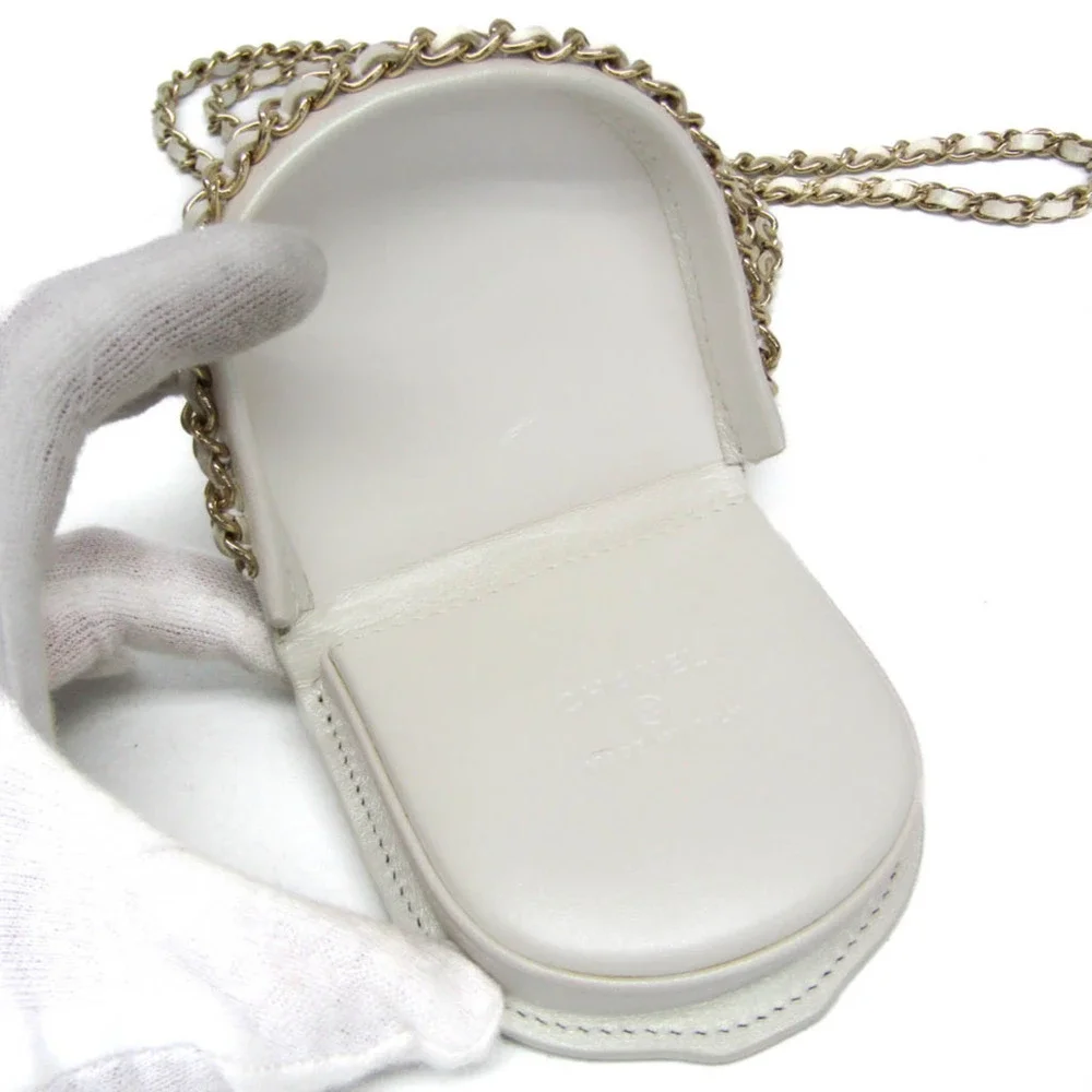 CHANEL White Pearl Leather Wallet